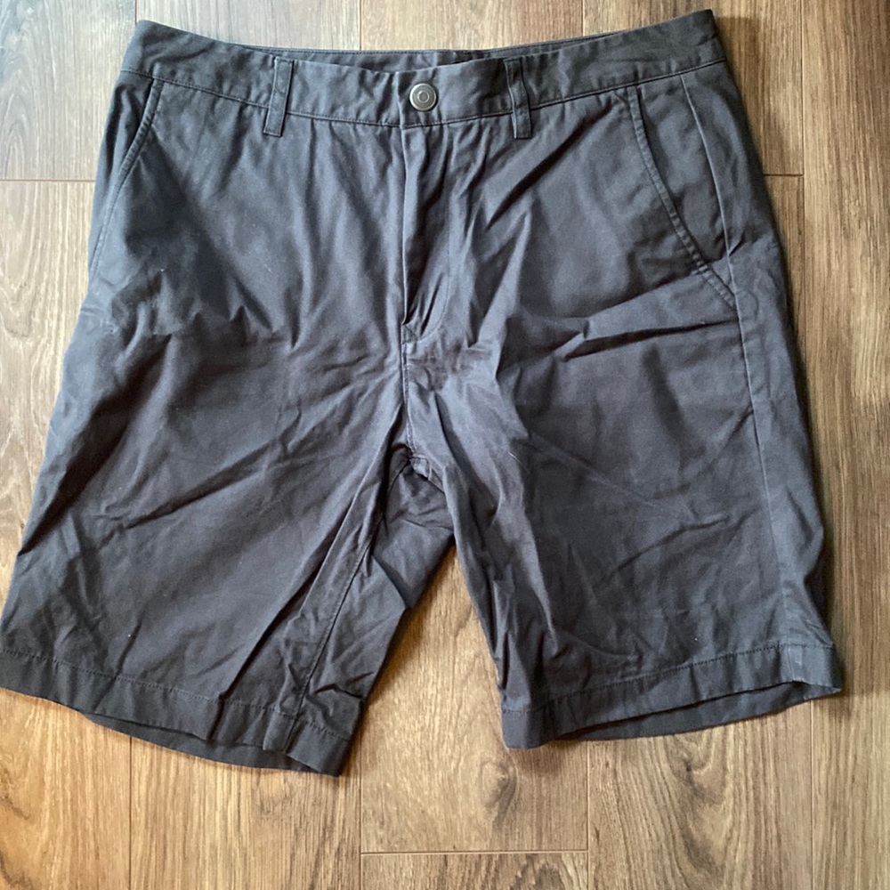 Bonobos grey chino shorts size 32